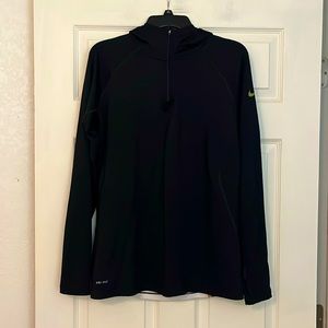 WOMEN’S NIKE HOODED SPORTS JACKET : SIZE XL